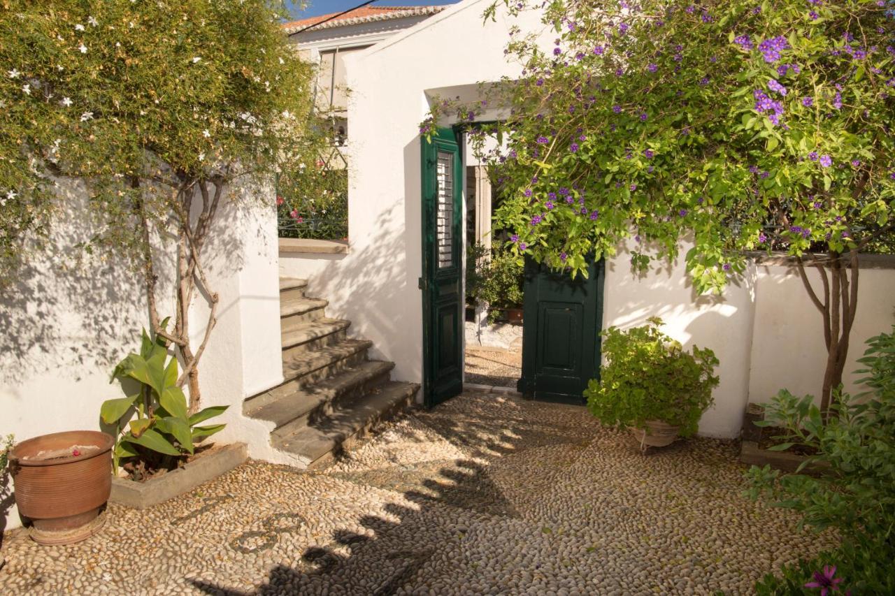 1861 Mansion Spetses Villa Luaran gambar